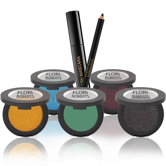 Flori Roberts Other - Flori Roberts Mineral Eye Shadow Set.